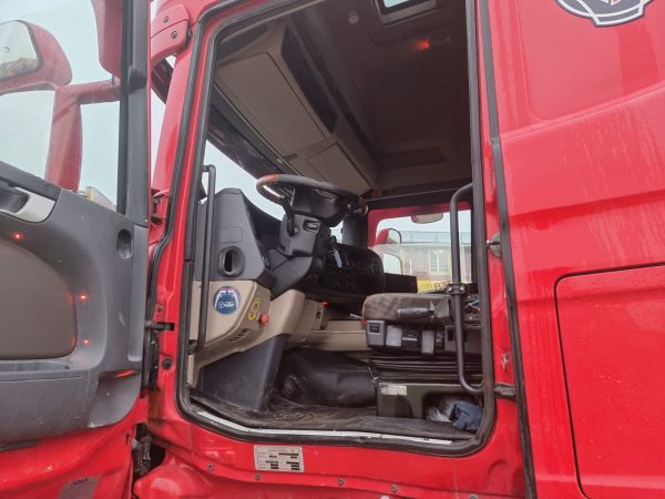 Scania R620 6×2 - Image 11