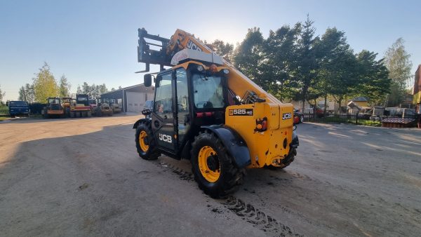 JCB 525-60 Hi-Viz - Image 3