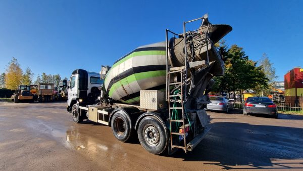 Volvo FM12 - Image 21