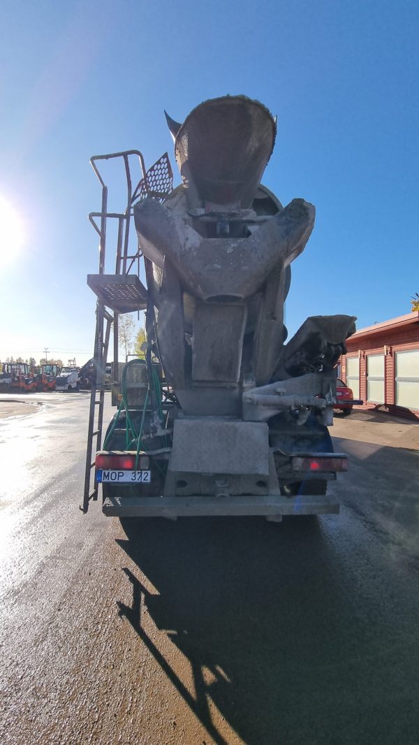 Volvo FM12 - Image 13