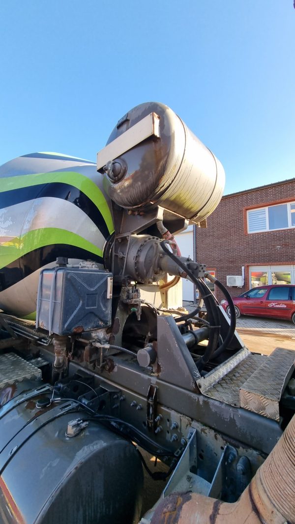 Volvo FM12 - Image 10