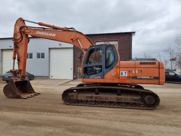 DOOSAN DX225 LC - Image 7