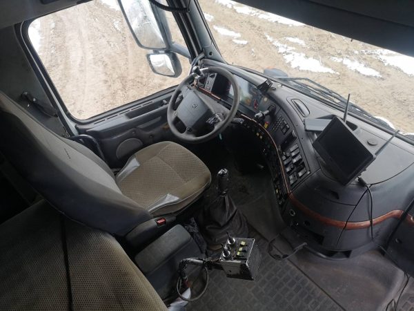 Volvo FH-12 - Image 9