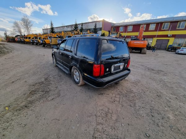 Lincoln Navigator - Image 8