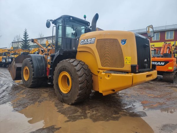 Case 1021F