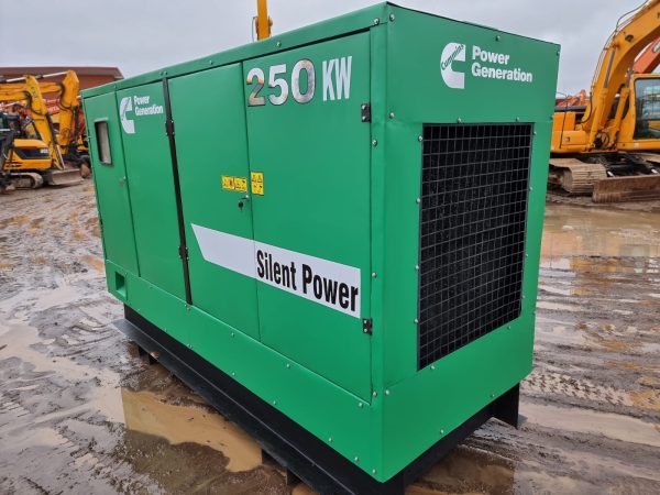 Cummins Electric Generator 250KW - Image 3