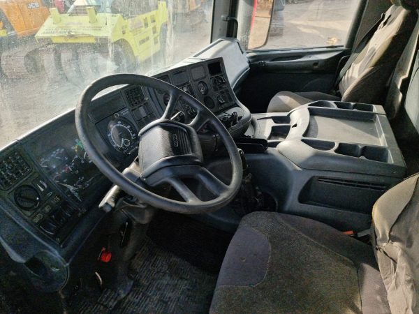 Scania 94L - Image 12