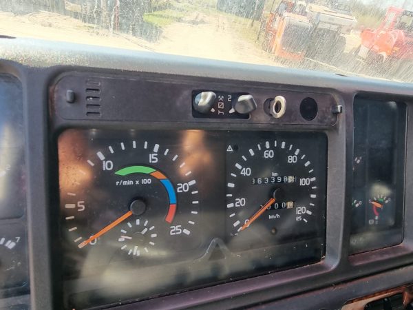 Volvo FH-16 - Image 13