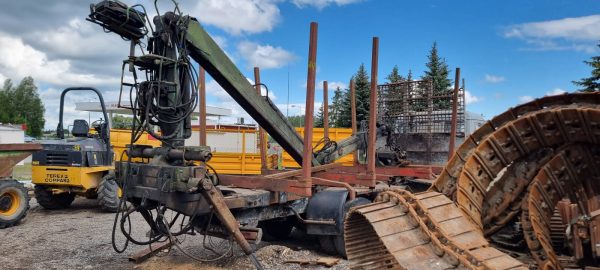 Knuckle Boom crane with legs - Image 3