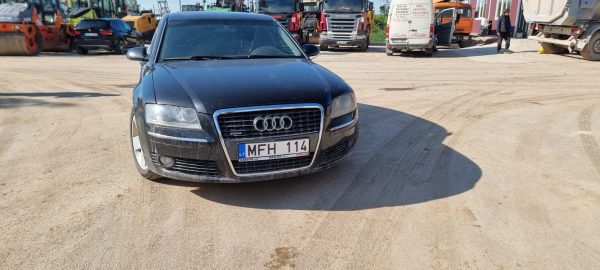 Audi A8 - Image 8