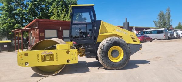 Bomag BW211D-3