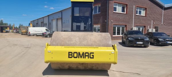 Bomag BW211D-3 - Image 9