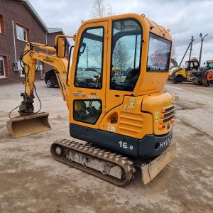 HYUNDAI R16-9