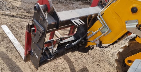JCB 525-60 Hi-Viz - Image 12