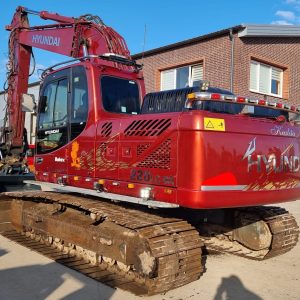 Hyundai Robex 220 LC-9 A + Rototilt