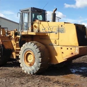 CASE 921 B