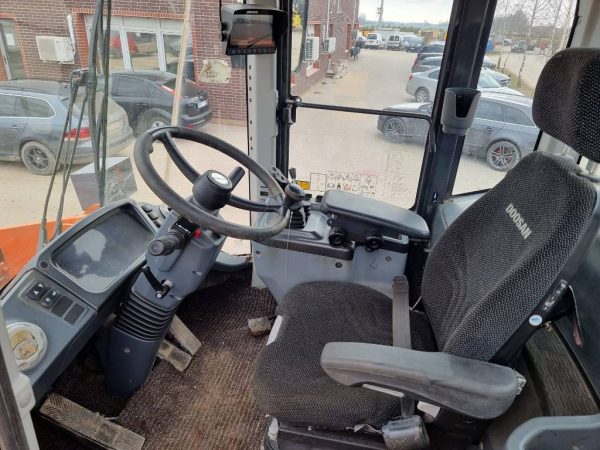 Doosan DL 200-3 - Image 11