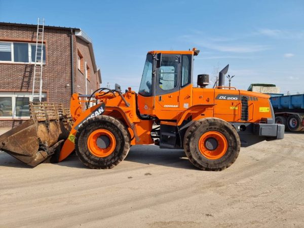 Doosan DL 200 - Image 6