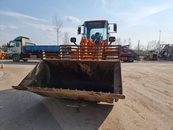 Doosan DL 200 - Image 10