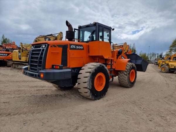 Doosan DL 300-3 - Image 2