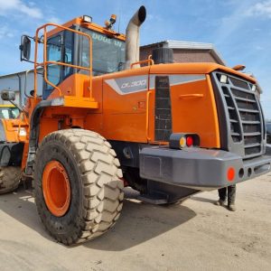 Doosan DL 300-5