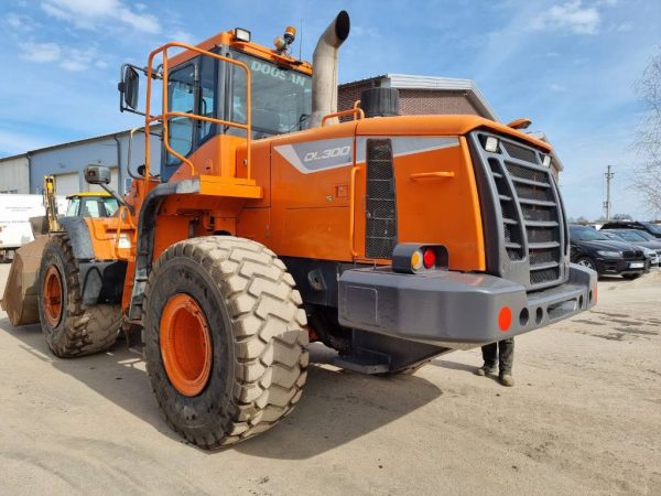 Doosan DL 300-5