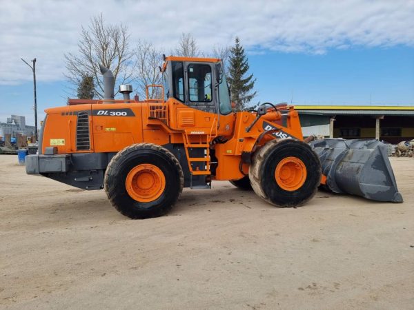 Doosan DL 300 - Image 7