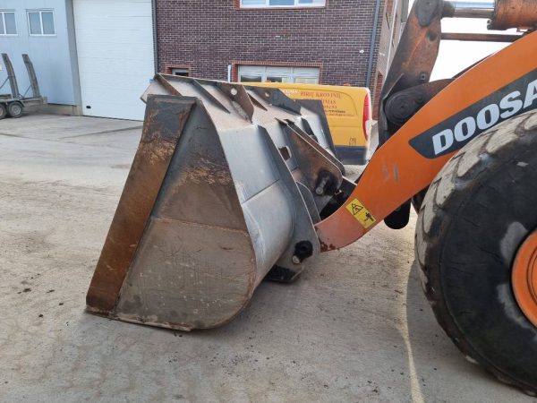 Doosan DL 450 - Image 9