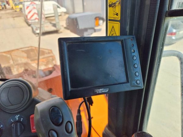 Hitachi ZW 220 - Image 13