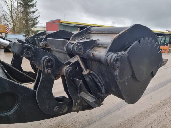 JCB 411 + 4 - Image 9