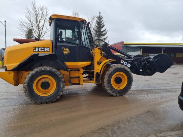 JCB 411 + 4 - Image 6