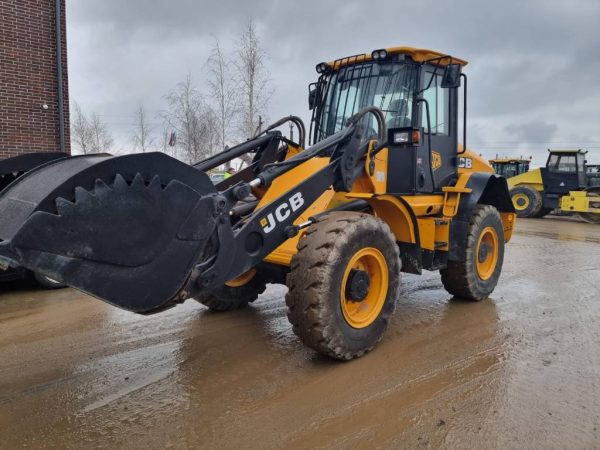 JCB 411 + 4 - Image 2