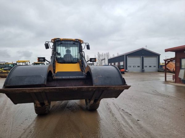 JCB 411 + 4 - Image 8