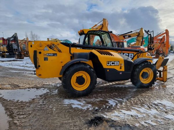 JCB 540-140 Hi-Viz TURBO POWERSHIFT - Image 11