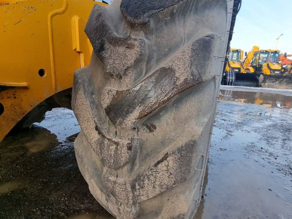 JCB 540-140 Hi-Viz - Image 12