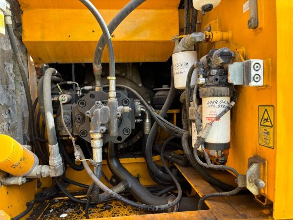 JCB JS 160 LC - Image 11