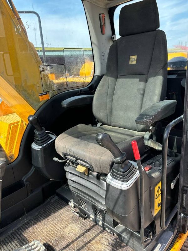 JCB JS 160 LC - Image 12