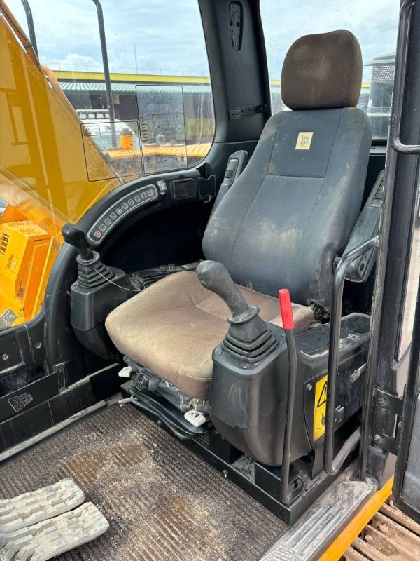 JCB JS 160 LC - Image 30