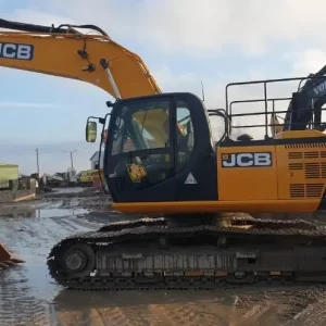 JCB JS 220 LC