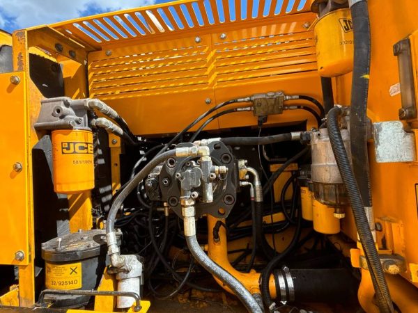 JCB JS 260 LC - Image 12