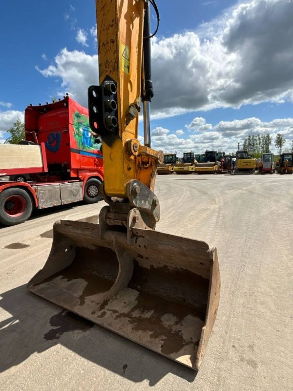JCB JS 260 LC - Image 9