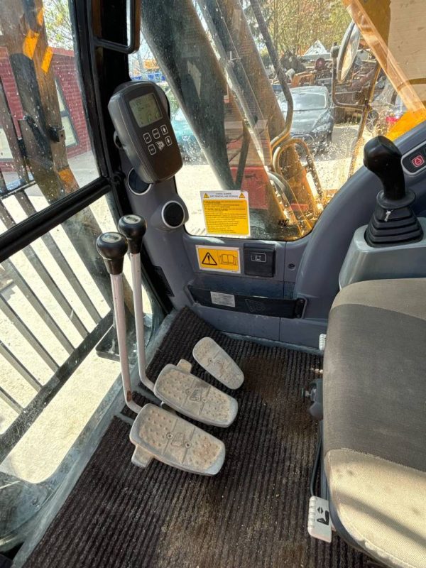 JCB JS 260 LC - Image 15