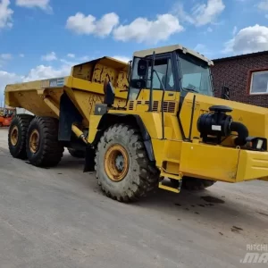 Komatsu HM 400 6x6