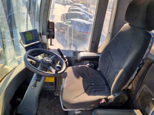 Liebherr 556 - Image 11