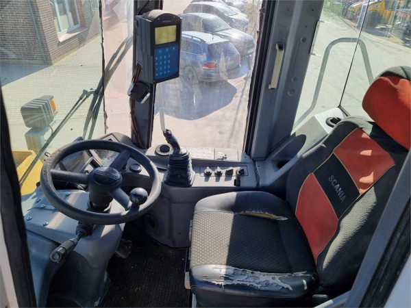 Liebherr L 564 - Image 14