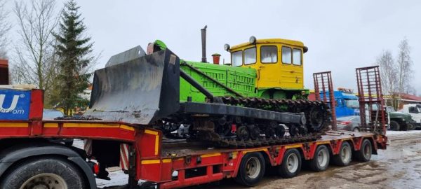 OLD TIMER BULLDOZER