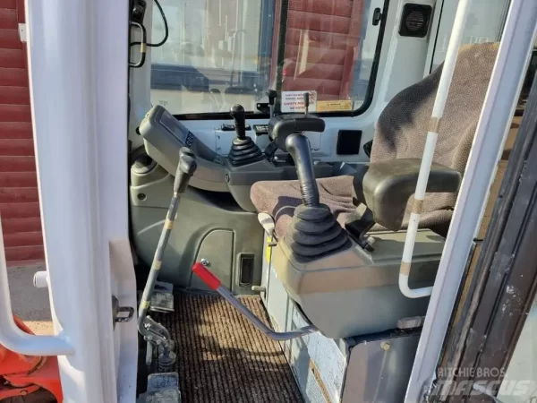 Takeuchi TB 216 - Image 7