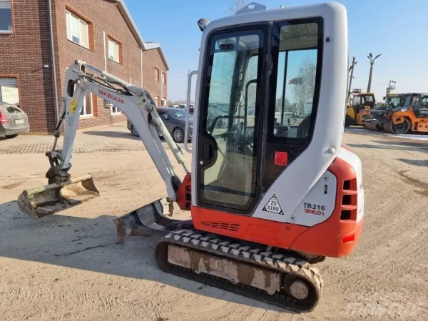 Takeuchi TB 216 - Image 11