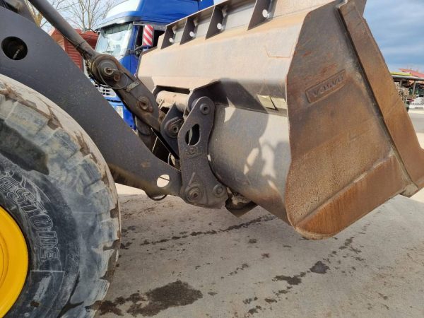 Volvo L 180 E - Image 15