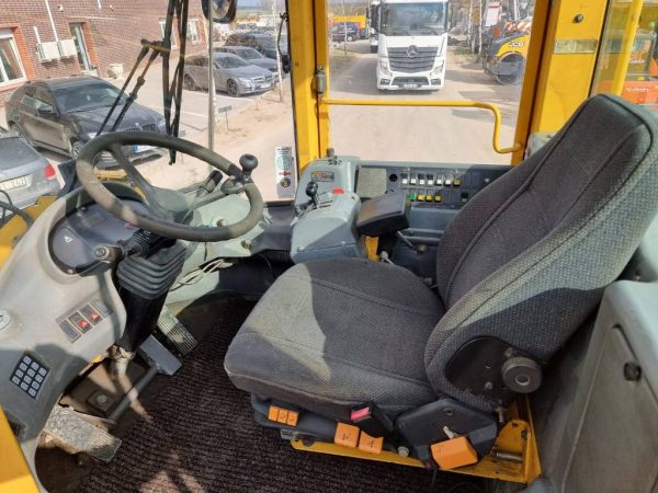 Volvo L 180 E - Image 16
